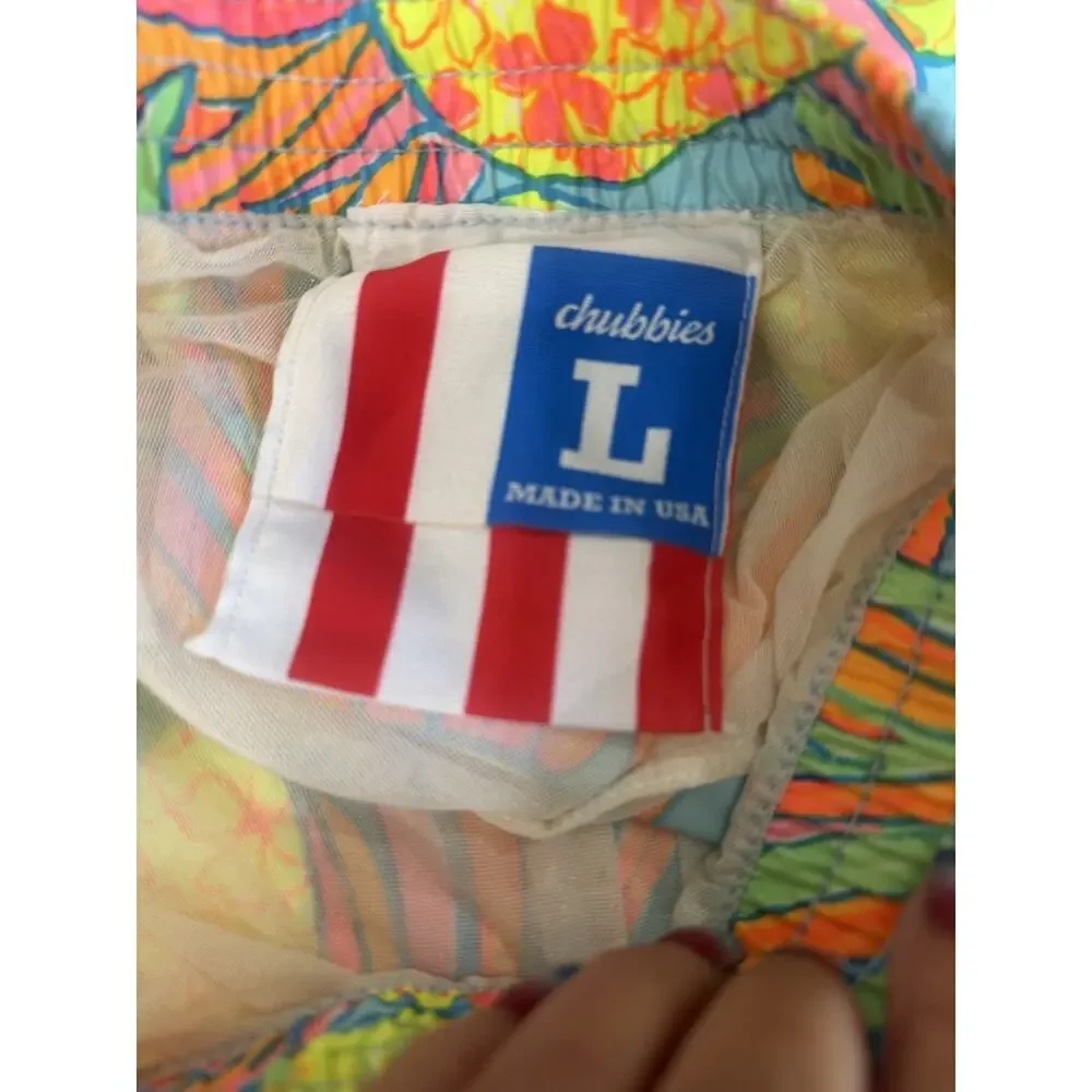Chubbies Mens Swim Trunks Large 5.5 Inseam Pineapple Tropical Stretch Lined⁠